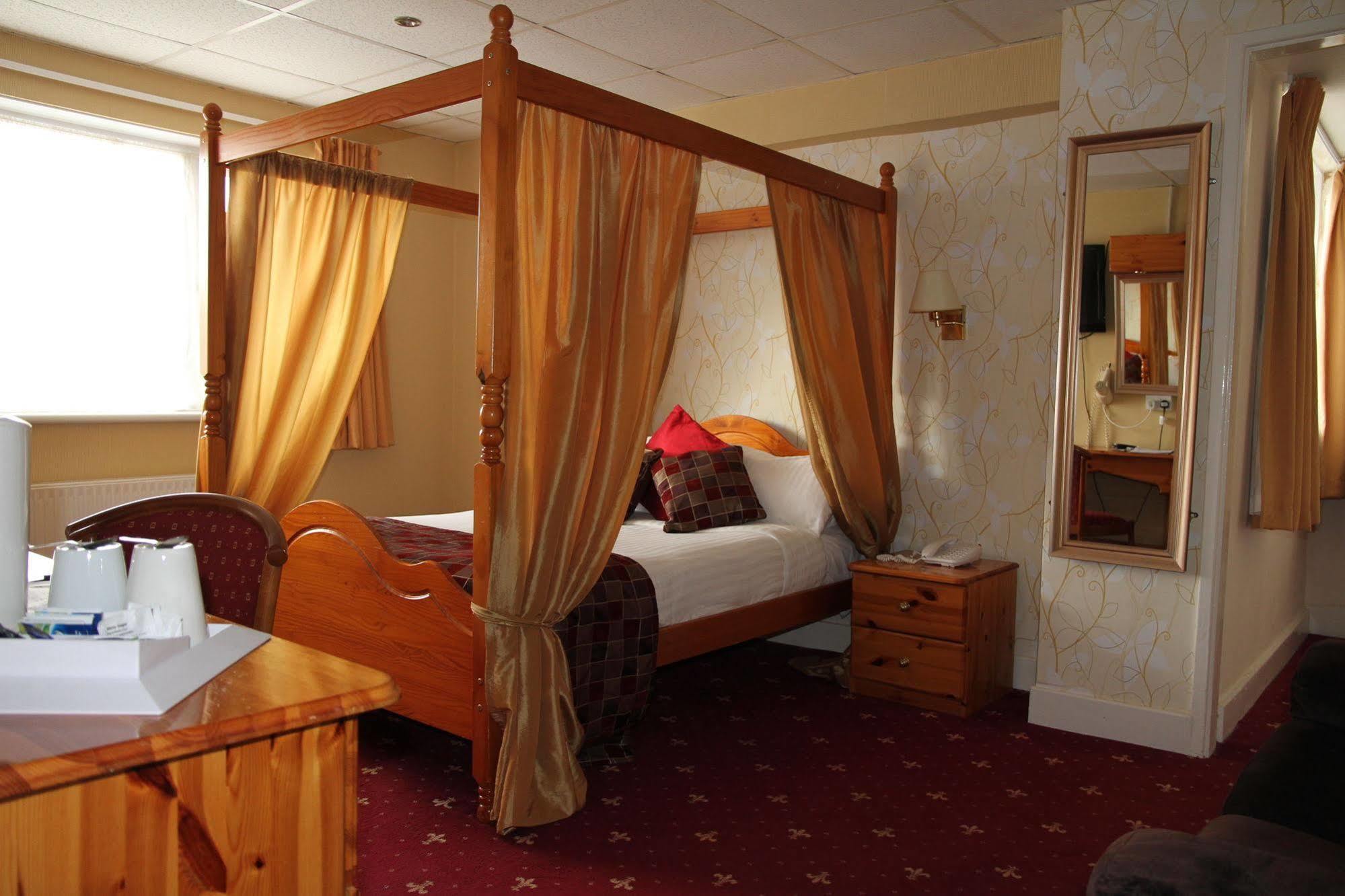 King Charles Hotel Gillingham  Kültér fotó